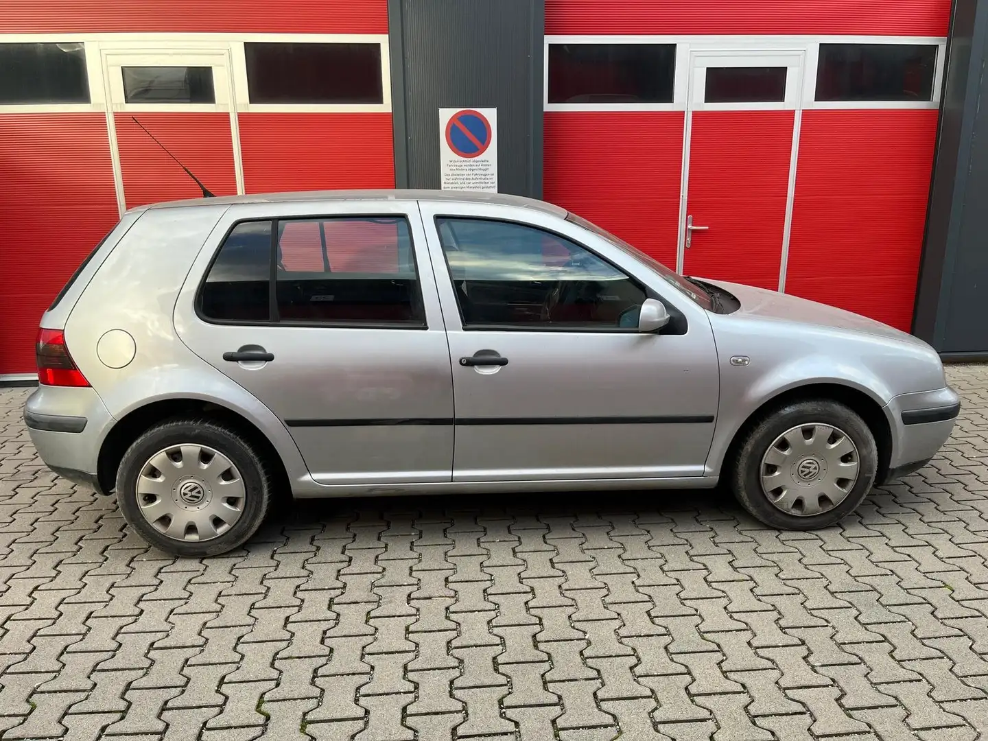 Motor 1.9 TDI en la inspección de un Volkswagen Golf Mk4