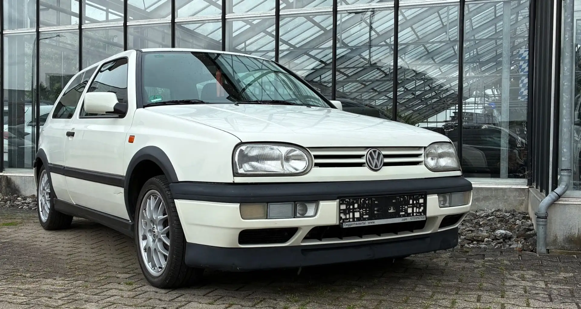 Volkswagen Golf Mk3 frente a sus rivales