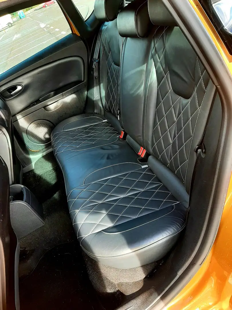 SEAT León 5F frente a sus rivales