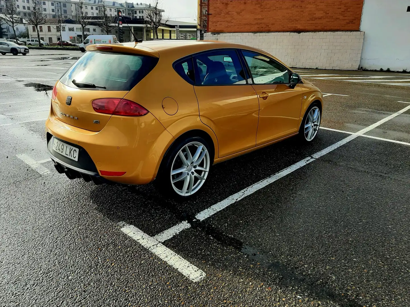 Motor 1.4 TSI en la inspección de un SEAT León 5F