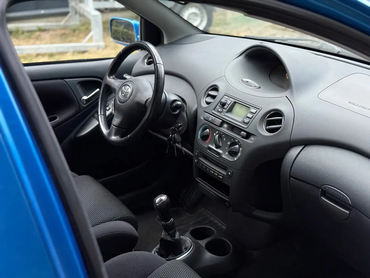 Toyota Yaris XP10 frente a sus rivales