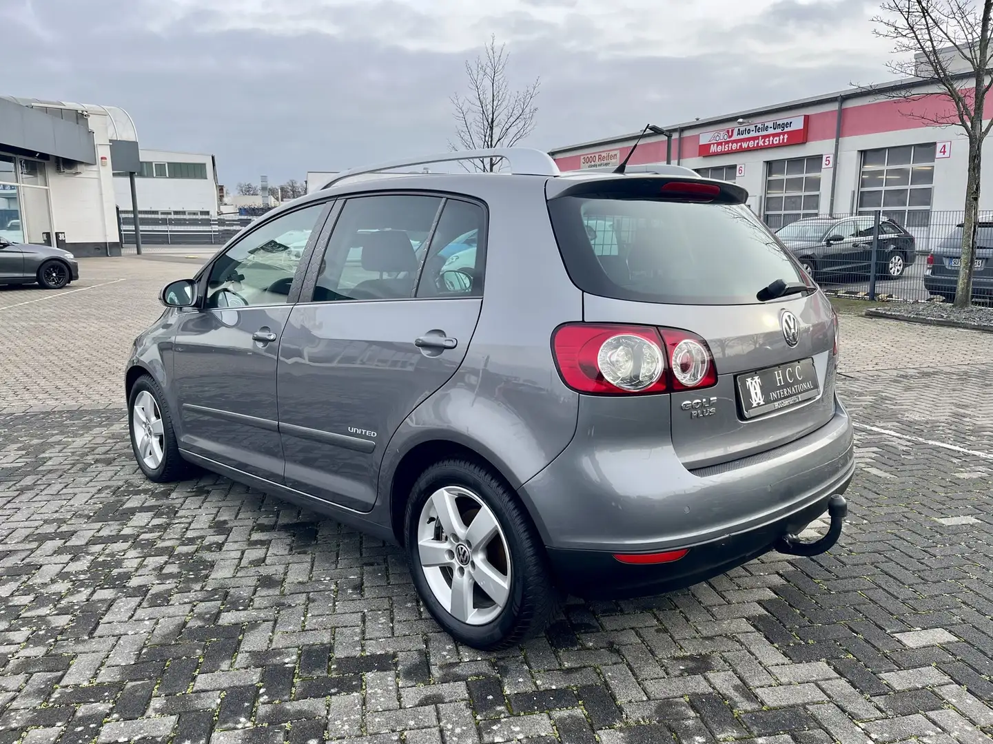Volkswagen Golf Mk5 frente a sus rivales