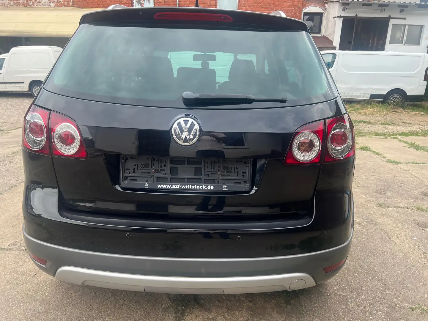 Motor 1.6 TDI en la inspección de un Volkswagen Golf Mk6