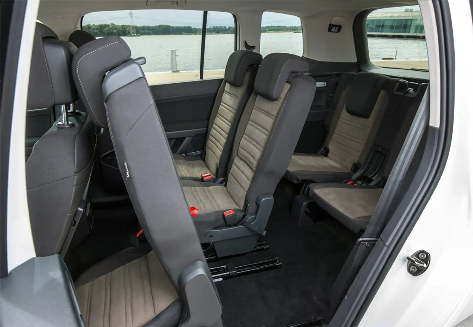 Cuentakilómetros de un Volkswagen Touran 5T