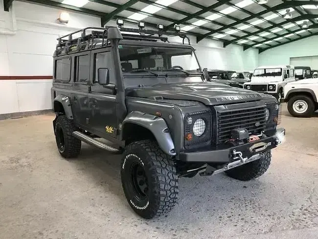 Inspección de un Land Rover Defender antes de comprar