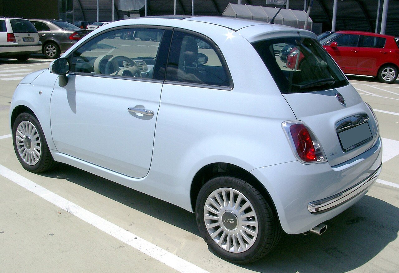 Fiat 500 vista trasera