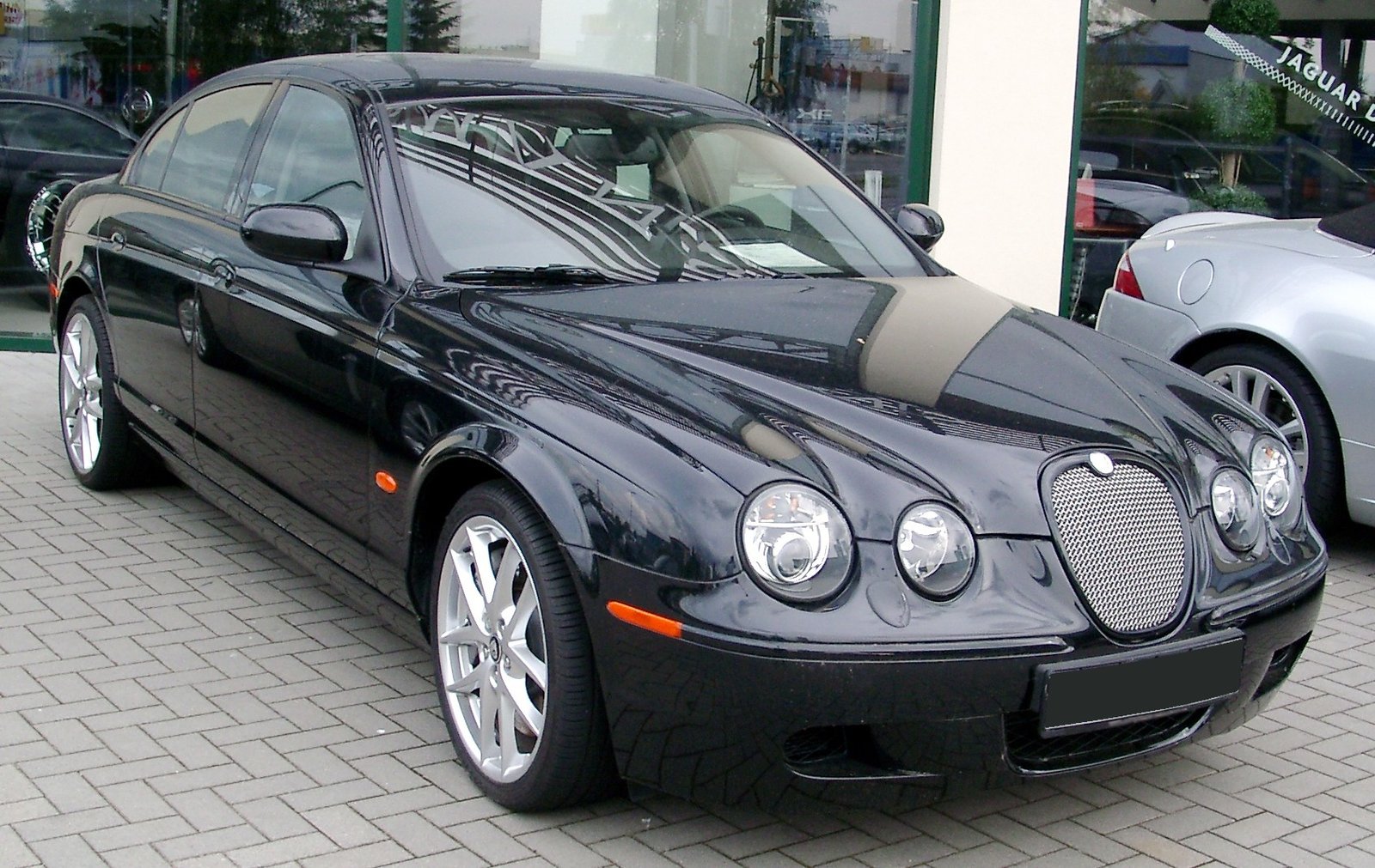 Jaguar S-Type en carretera