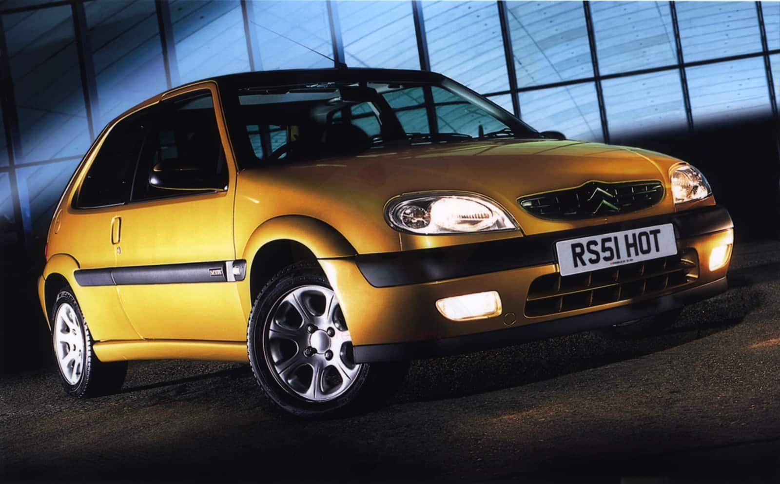 Citroën Saxo VTS vista frontal en carretera