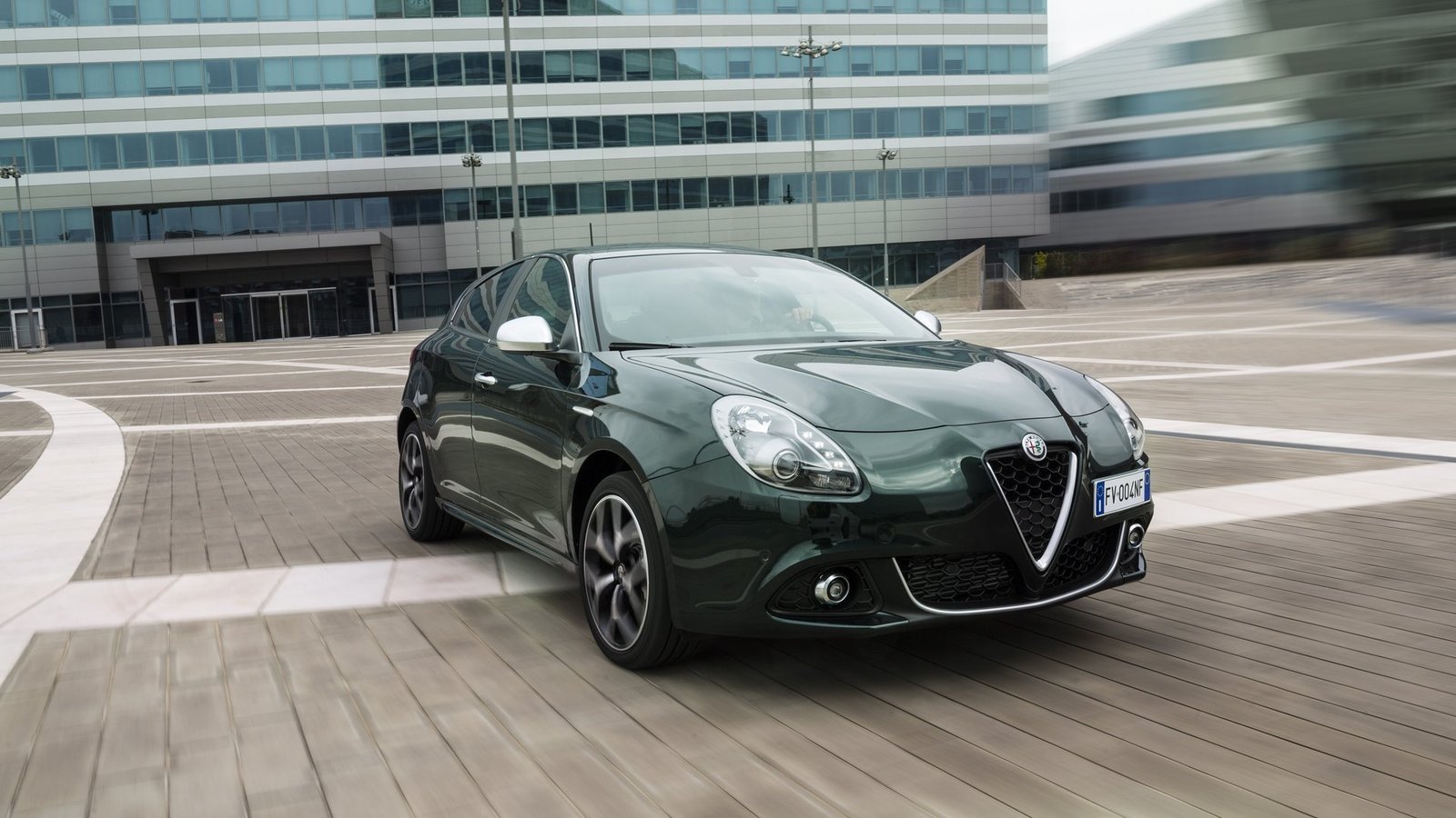 Alfa Romeo Giulietta 2019, interior y puesto de conducción