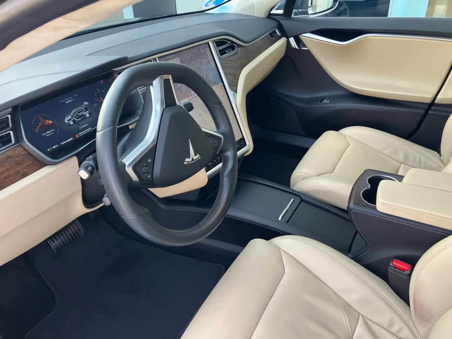 Inspección de un Tesla Model S antes de comprar