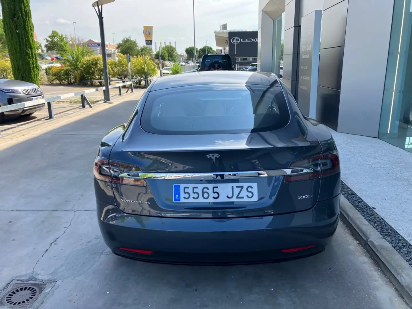 Cuentakilómetros de un Tesla Model S
