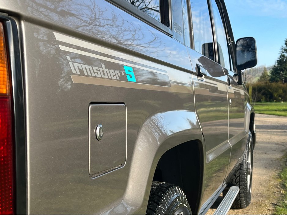 Isuzu Trooper I detalle trasero