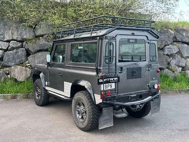Land Rover Defender detalle lateral
