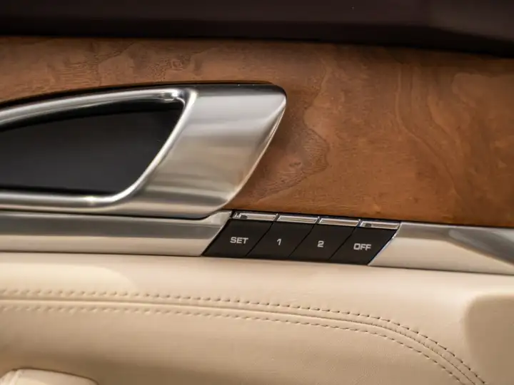 Porsche Panamera G1 comparado con sus rivales de lujo