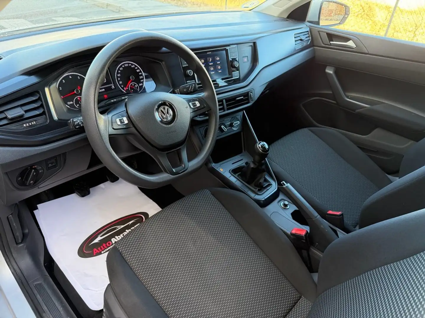 Volkswagen Polo Mk6 frente a sus rivales