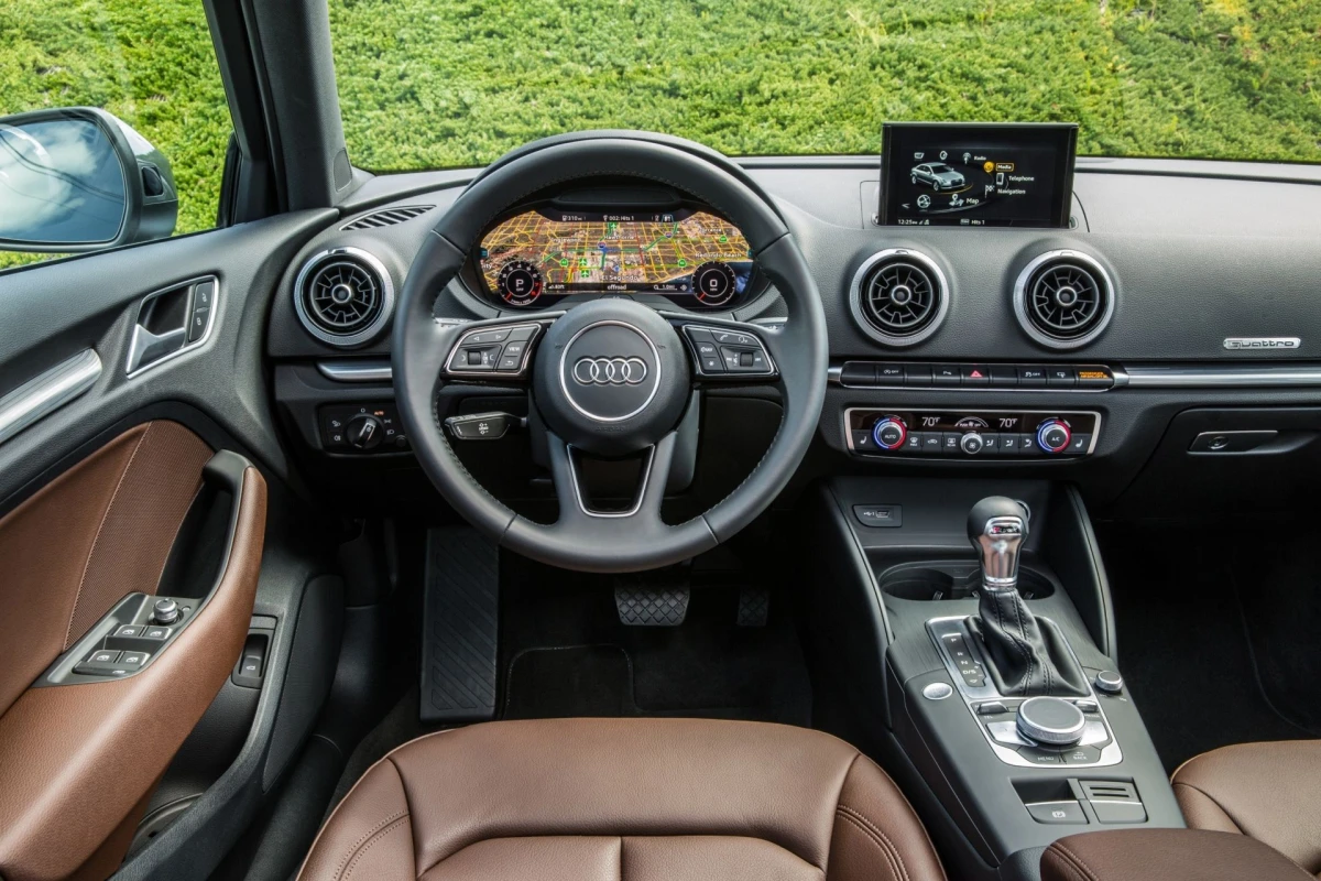 Audi A3 8V Sportback vista tres cuartos delantera
