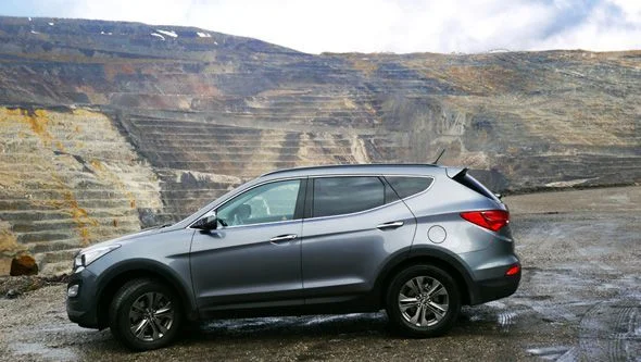 Hyundai Santa Fe en carretera