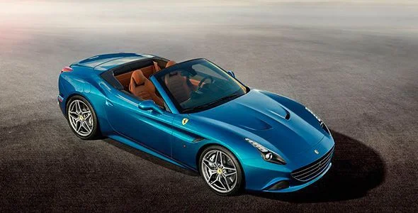 Ferrari California en carretera con el techo abierto