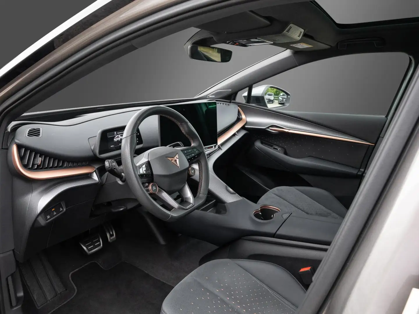 Batería de 12V y AC/DC Wandler del Cupra Tavascan
