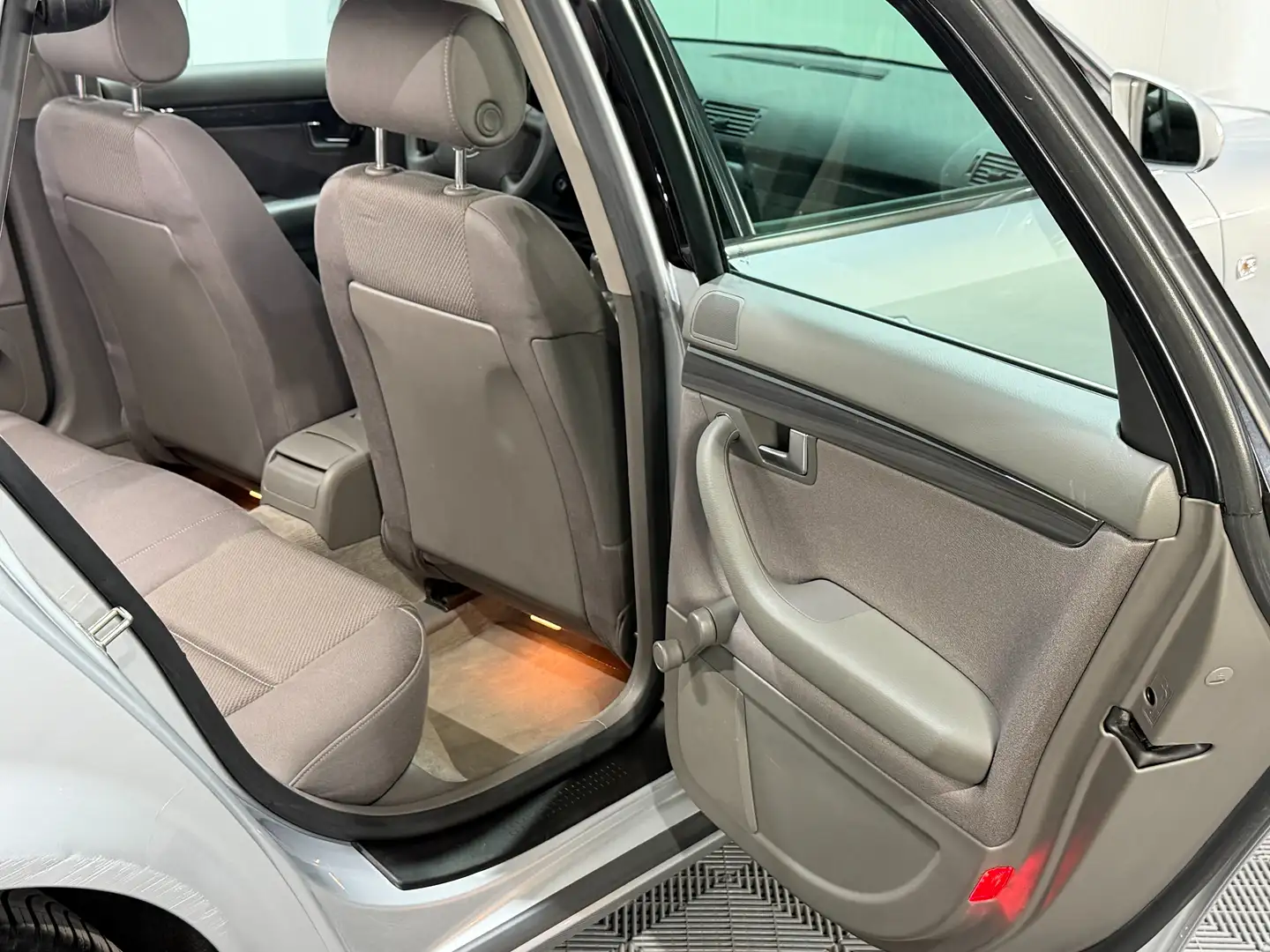 Carrocerías del Audi A4 B6 berlina Avant y Cabriolet