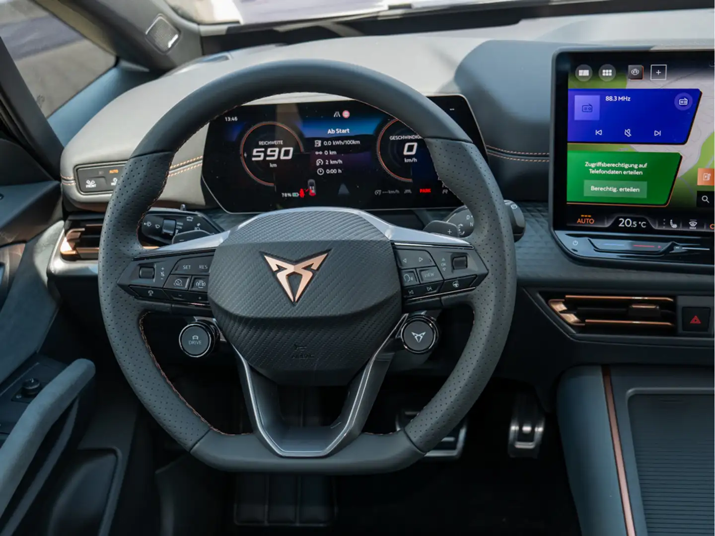 Cupra Born frente a sus rivales