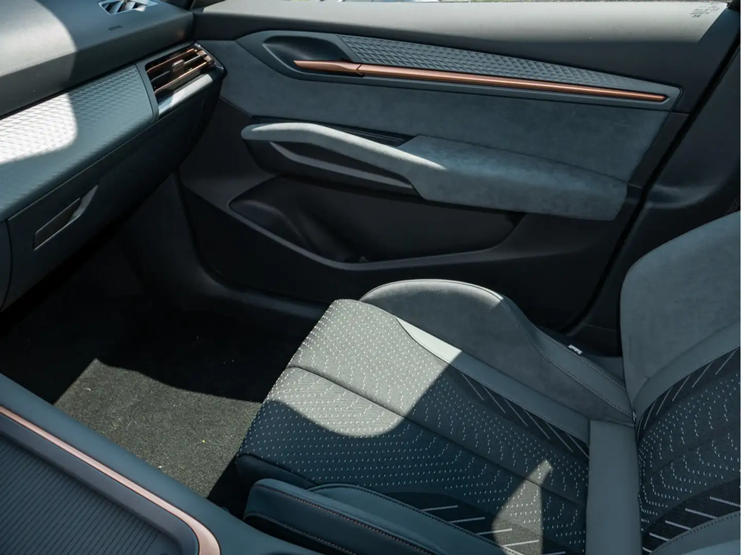 Inspección de un Cupra Born antes de comprar