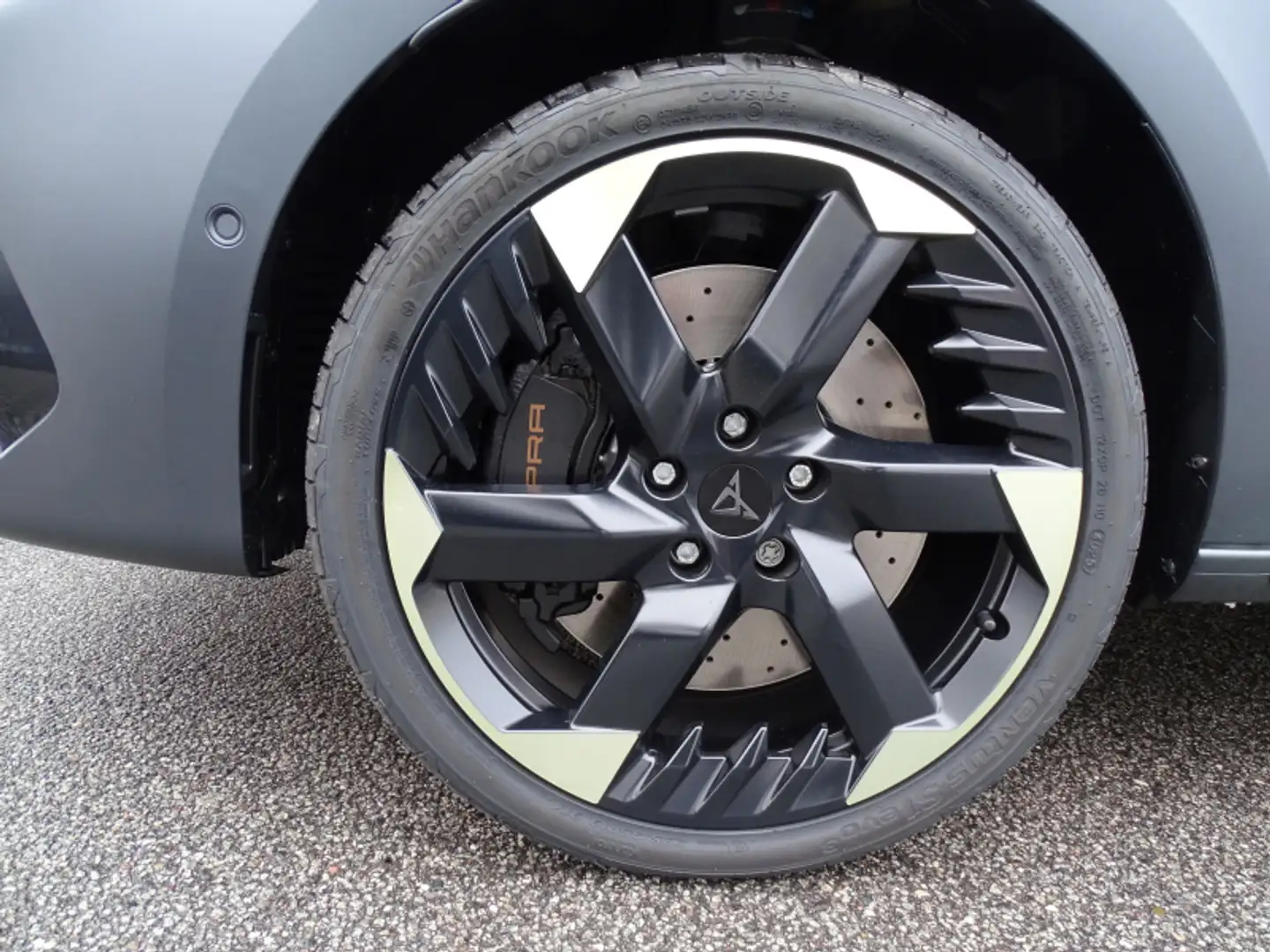 Motores del Cupra León KL