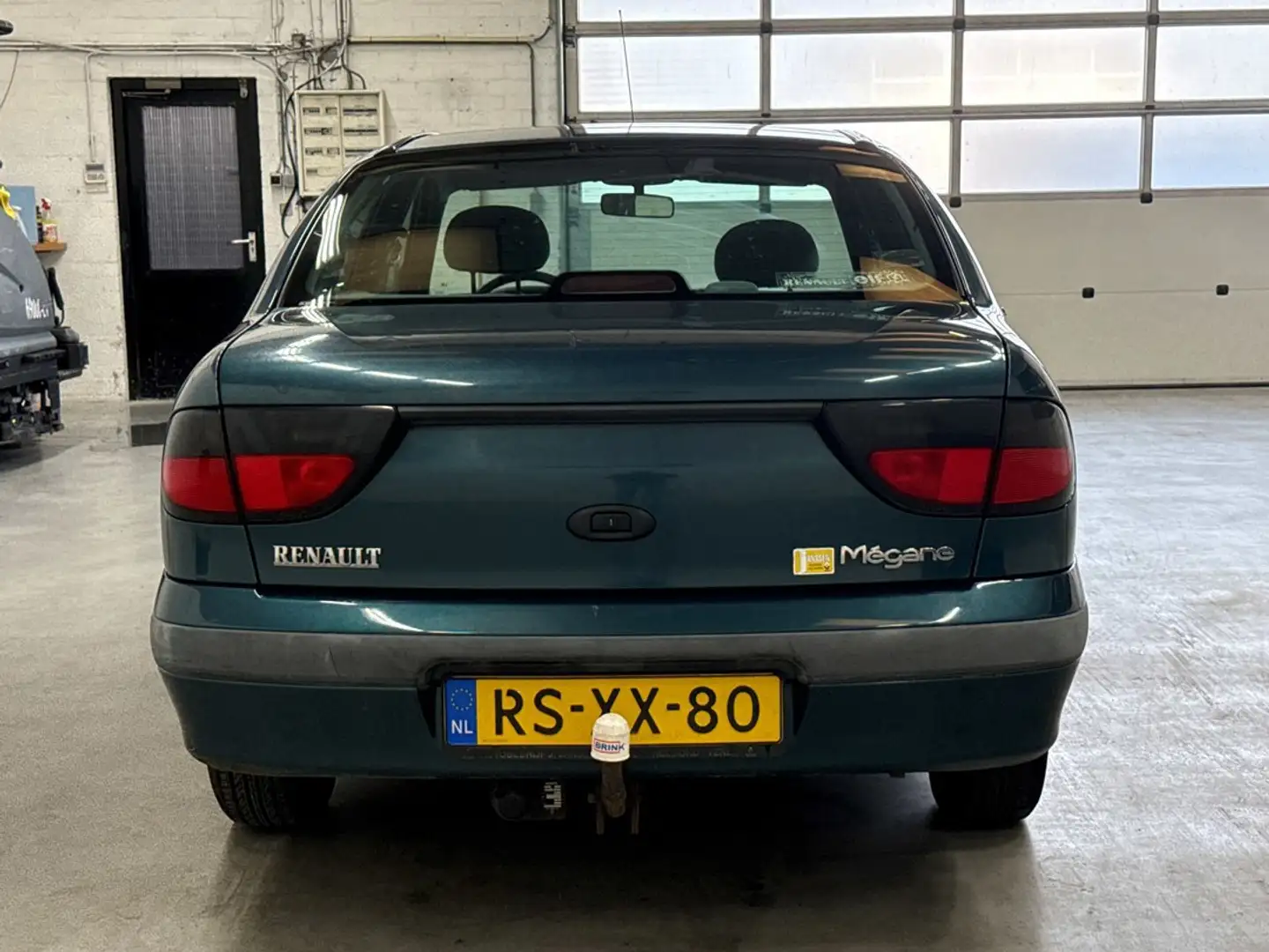 Inspección de un Renault Mégane I antes de comprar