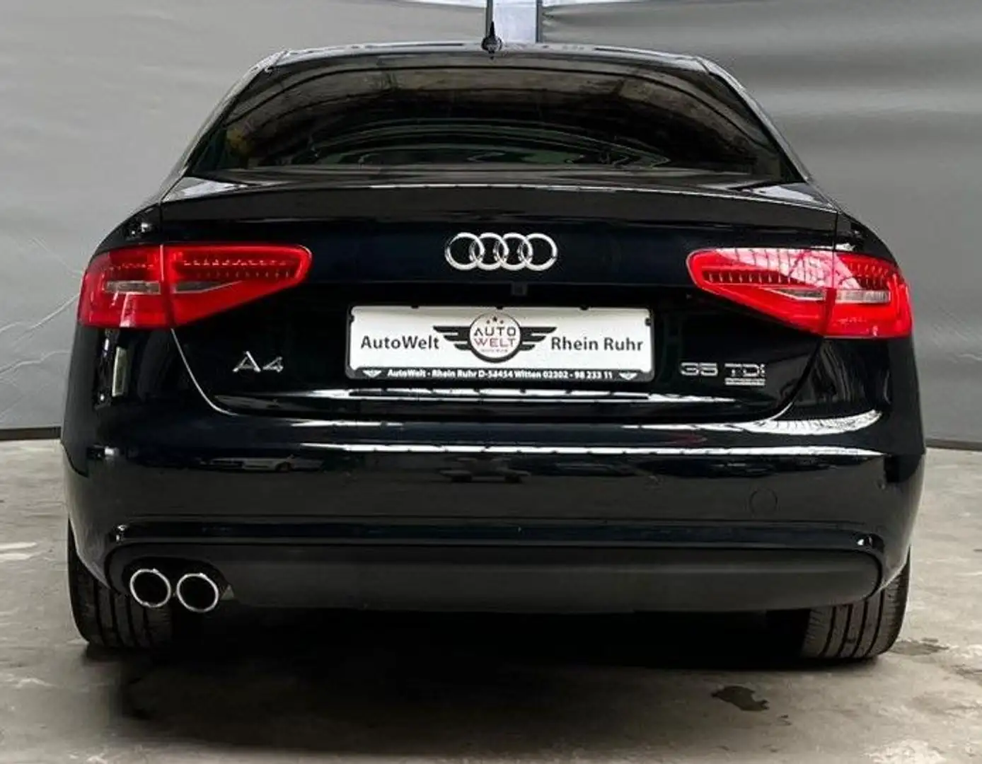 Kilometraje y etiqueta ambiental del Audi A4 B8